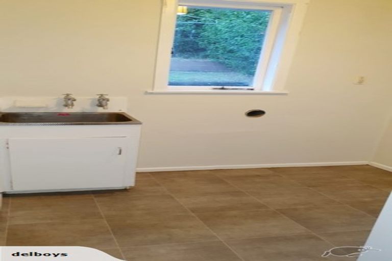 Photo of property in 2/18 Bond Crescent, Forrest Hill, Auckland, 0620