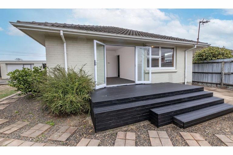 Photo of property in 189 Burwood Road, Burwood, Christchurch, 8083