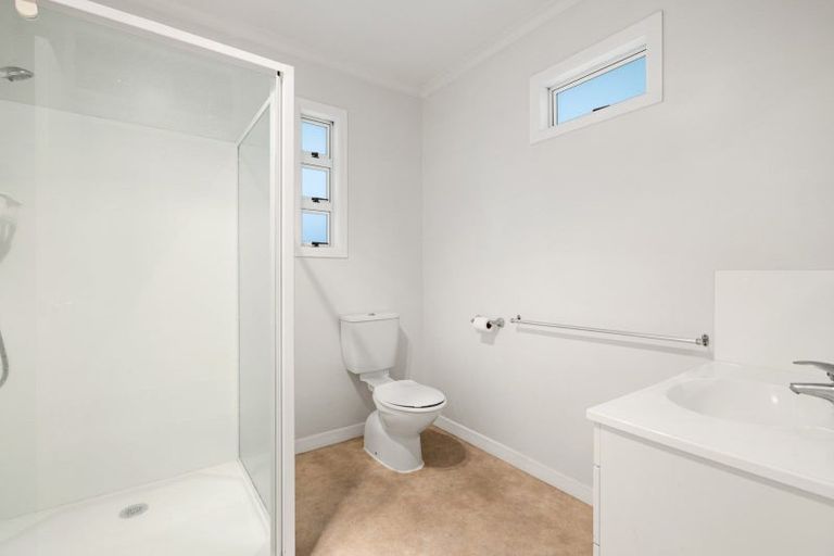 Photo of property in 22 Queen Road, Bellevue, Tauranga, 3110