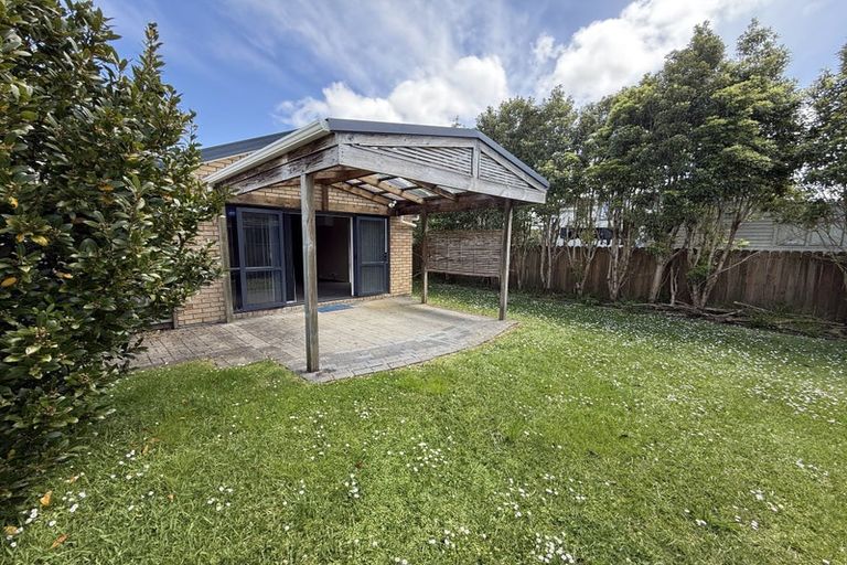 Photo of property in 70 Sheriff Place, Randwick Park, Auckland, 2105