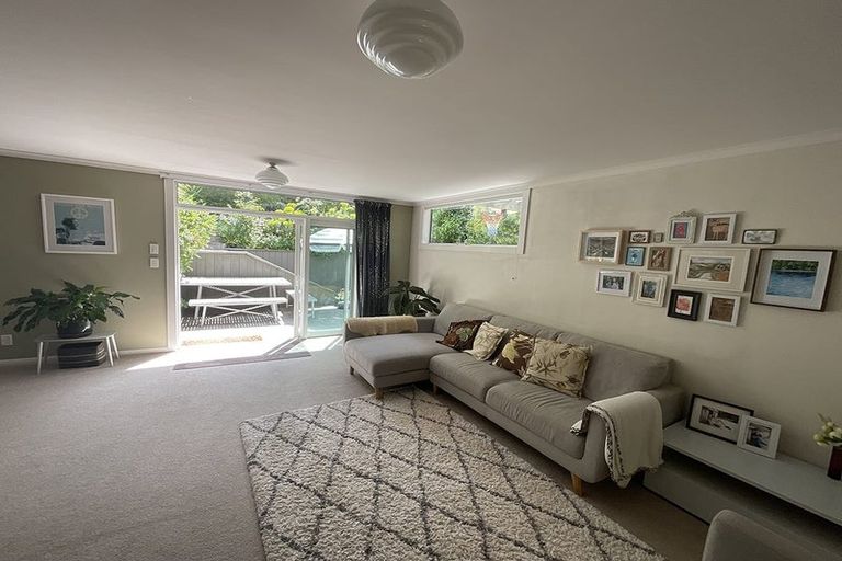 Photo of property in 2 Te Kura Road, Pukerua Bay, 5026
