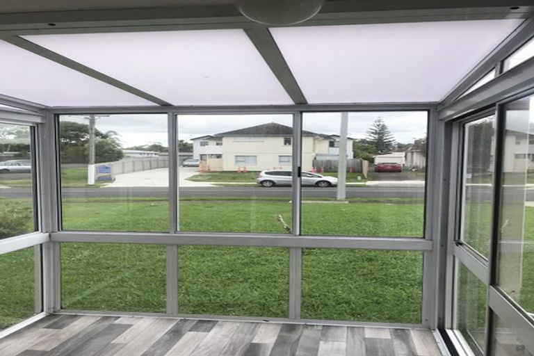 Photo of property in 1/32 Dale Crescent, Pakuranga, Auckland, 2010