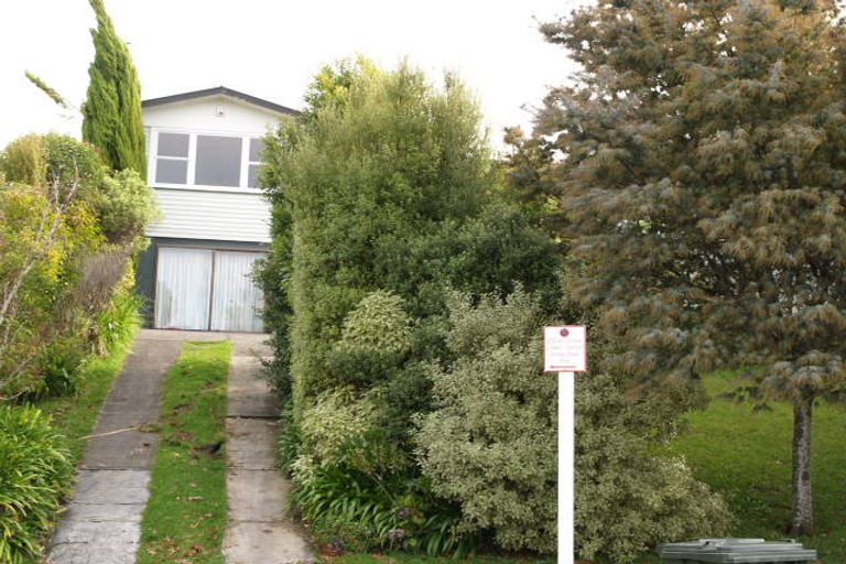 Photo of property in 73 Alexander Street, Cockle Bay, Auckland, 2014