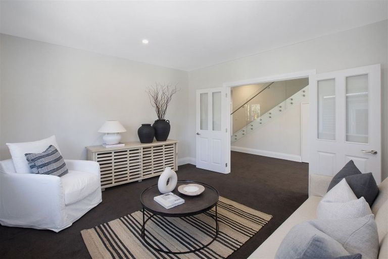 Photo of property in 3 Strowan Road, Strowan, Christchurch, 8052