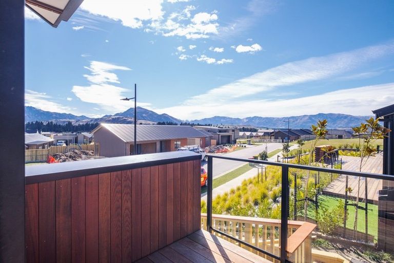 Photo of property in 13 Bargour Street, Wanaka, 9305