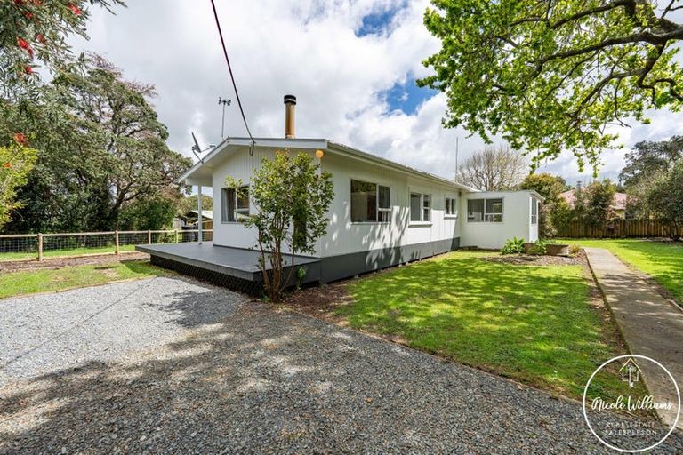 Photo of property in 9 Regent Street, Whakapirau, Maungaturoto, 0583