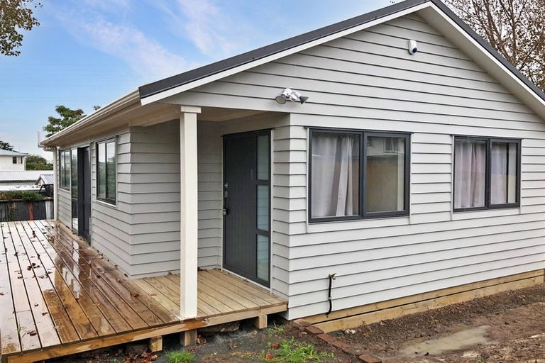Photo of property in 121 Flanshaw Road, Te Atatu South, Auckland, 0610