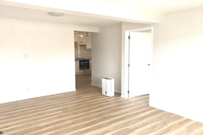 Photo of property in 87 Stapleford Crescent, Browns Bay, Auckland, 0630