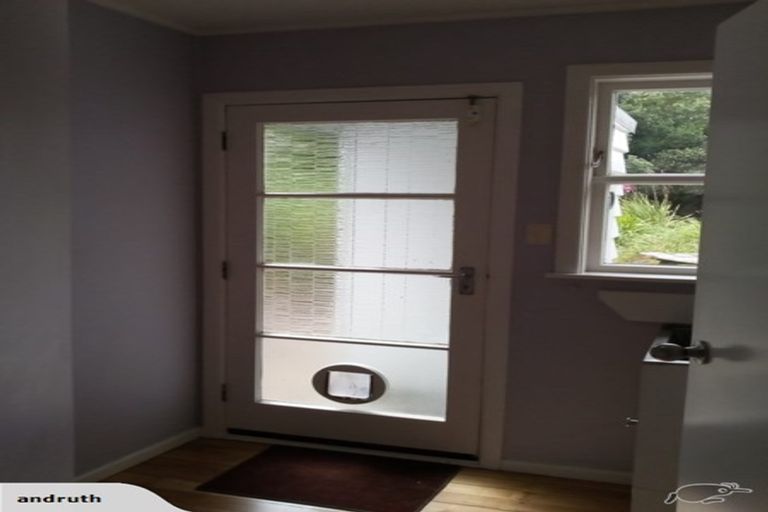 Photo of property in 24 Glen Road, Raumati South, Paraparaumu, 5032