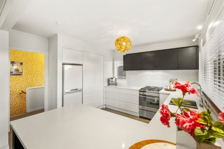 Photo of property in 1/23 Hart Road, Hauraki, Auckland, 0622