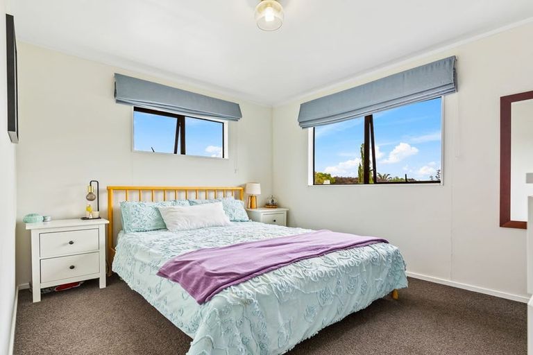 Photo of property in 1/80 Kervil Avenue, Te Atatu Peninsula, Auckland, 0610