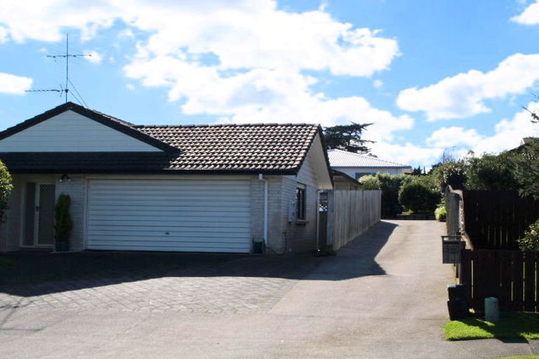 Photo of property in 1/13 West Fairway, Golflands, Auckland, 2013