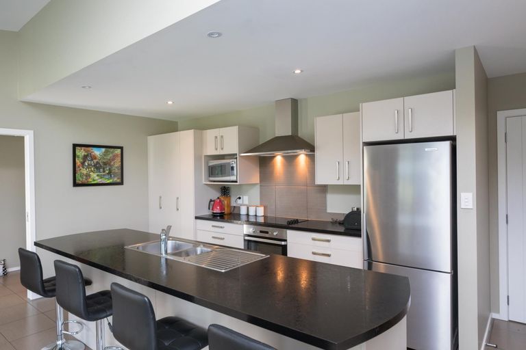 Photo of property in 5 Levi Place, Kelvin Grove, Palmerston North, 4414