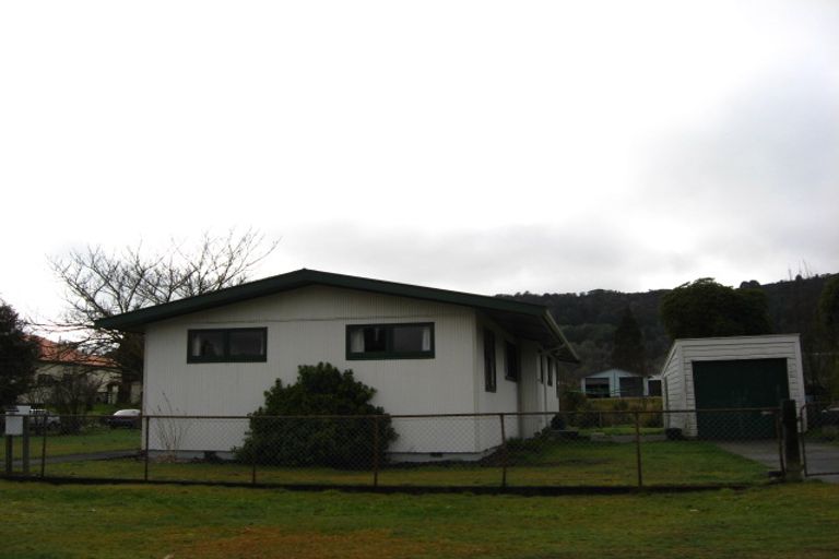 Photo of property in 39 Victory Street, Reefton, 7830