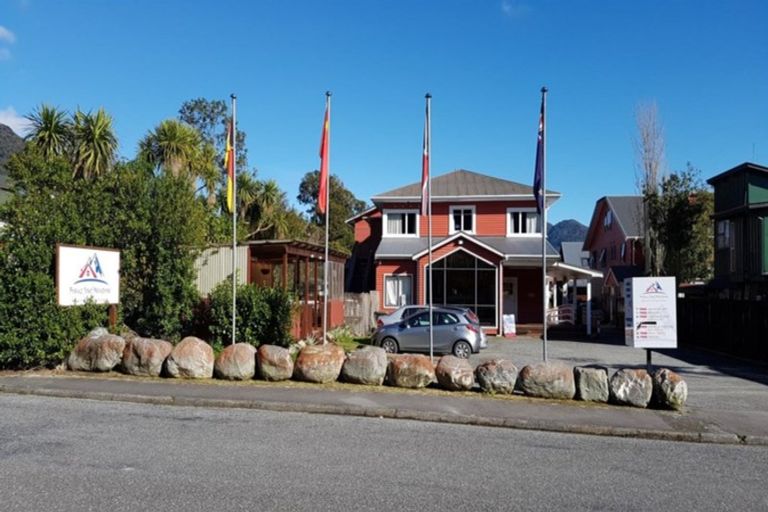 Photo of property in 9 Cron Avenue, Te Atatu South, Auckland, 0610