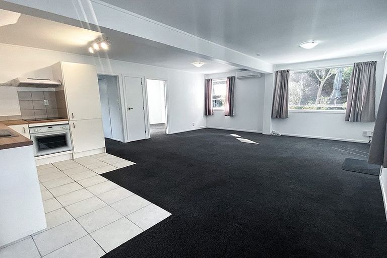 Photo of property in 2/82 Forrest Hill Road, Forrest Hill, Auckland, 0620