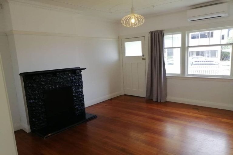 Photo of property in 1a Central Terrace, Alicetown, Lower Hutt, 5010
