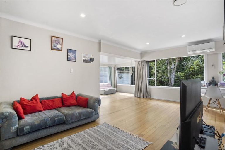 Photo of property in 29a Glenfern Road, Mellons Bay, Auckland, 2014