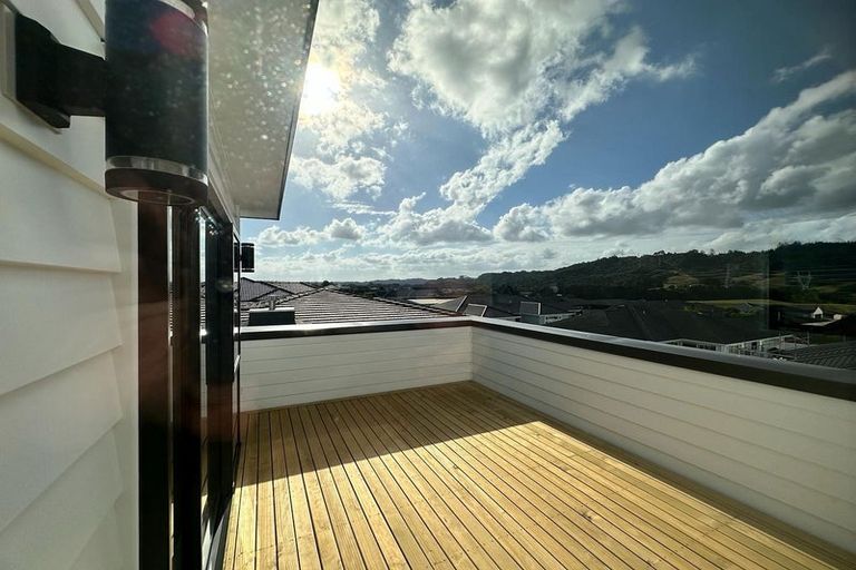 Photo of property in 27 Raymond Grace Avenue, Huapai, Kumeu, 0810