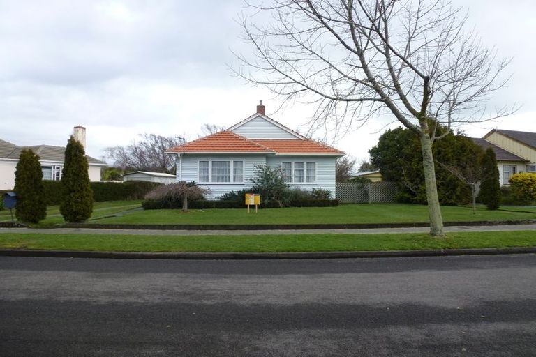 Photo of property in 4 Savage Crescent, West End, Palmerston North, 4412