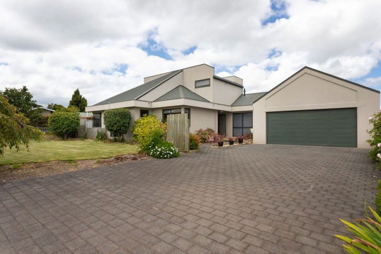 Photo of property in 24 Ruahine Street, Dannevirke, 4930