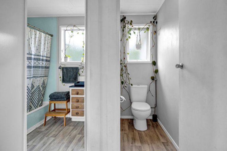 Photo of property in 1 Pohutukawa Drive, Opunake, 4616