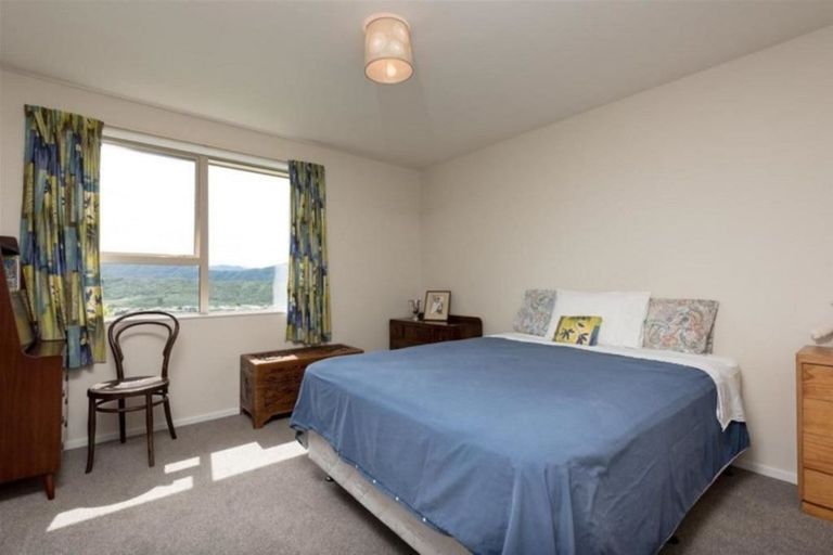 Photo of property in 28a Moana View Road, Waikawa, Picton, 7220