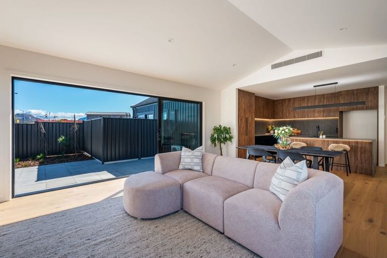 Photo of property in 6 Simpson Crescent, Wanaka, 9305