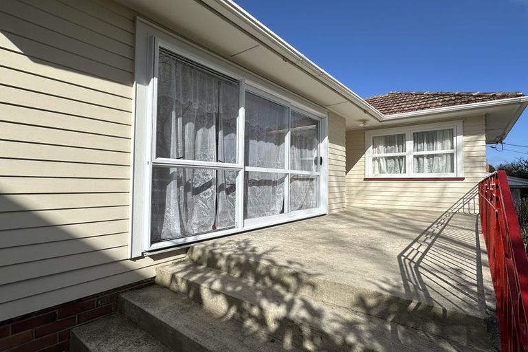 Photo of property in 61 Lake Road, Northcote, Auckland, 0627