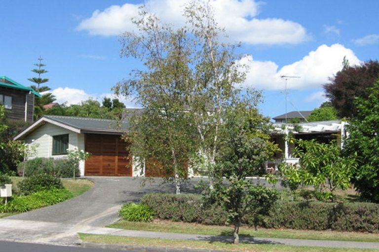 Photo of property in 20 Picasso Drive, West Harbour, Auckland, 0618