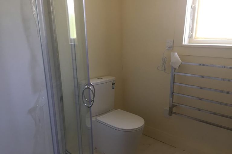 Photo of property in 6 Russell Road, Wainui, Silverdale, 0992