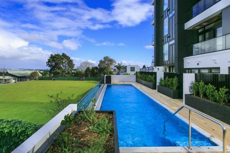 Photo of property in Frank Sargeson Apts, 307/80 Anzac Street, Takapuna, Auckland, 0622