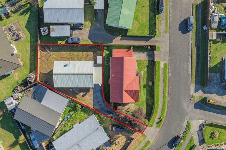 Photo of property in 2/5 Volta Place, Clendon Park, Auckland, 2103