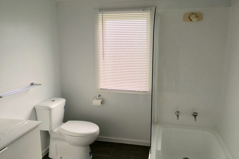 Photo of property in 1/27 Forest Hill Road, Henderson, Auckland, 0612