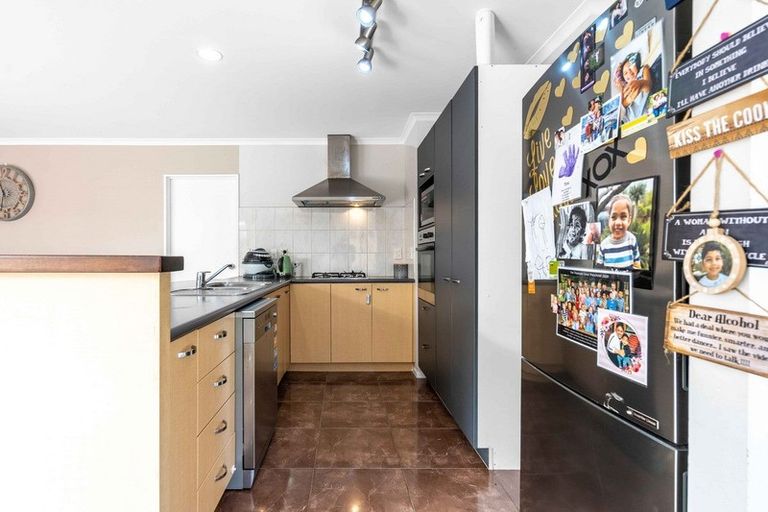 Photo of property in 57 Magic Way, Randwick Park, Auckland, 2105