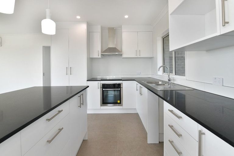 Photo of property in 55a Wade River Road, Stanmore Bay, Whangaparaoa, 0932