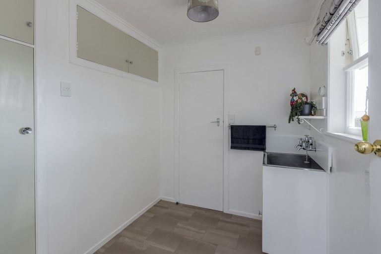 Photo of property in 9 East Road, Shannon, 4821