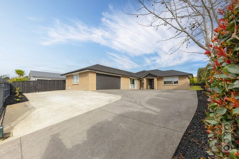 Photo of property in 38 Maude Street, Riverhead, 0820