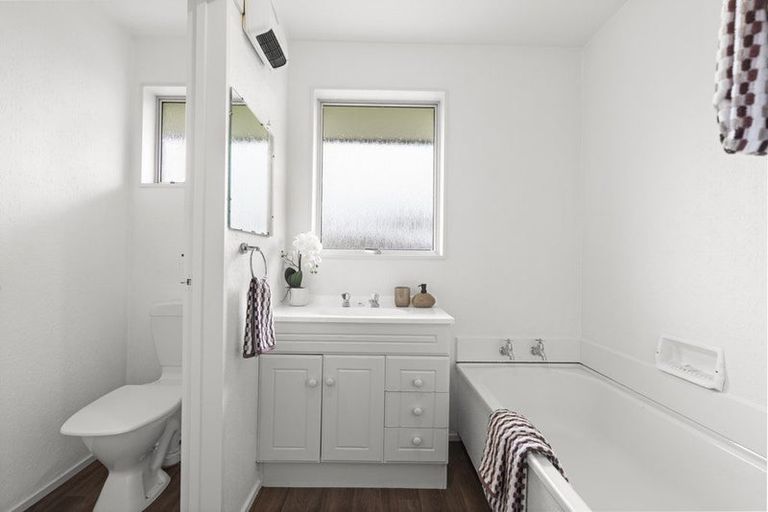 Photo of property in 12 Thompsons Road, Belfast, Christchurch, 8051