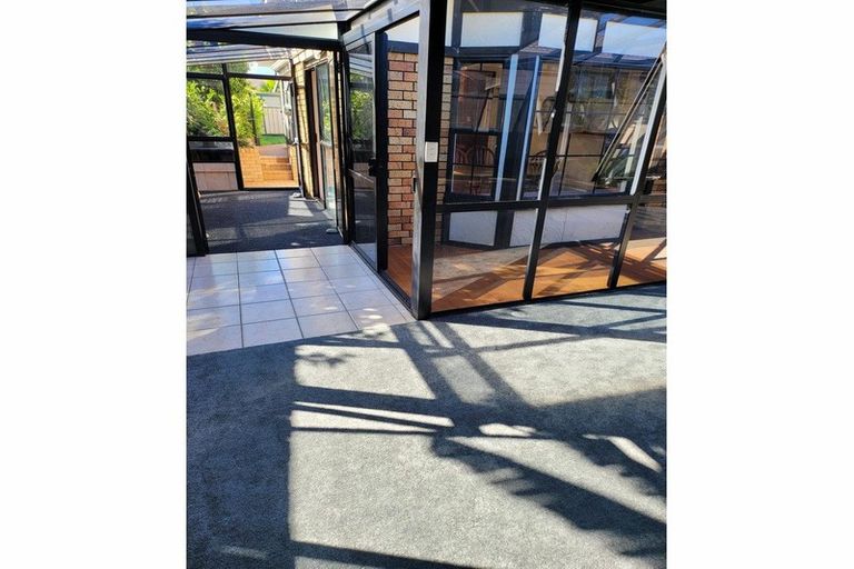 Photo of property in 1 Paulownia Place, Totara Heights, Auckland, 2105