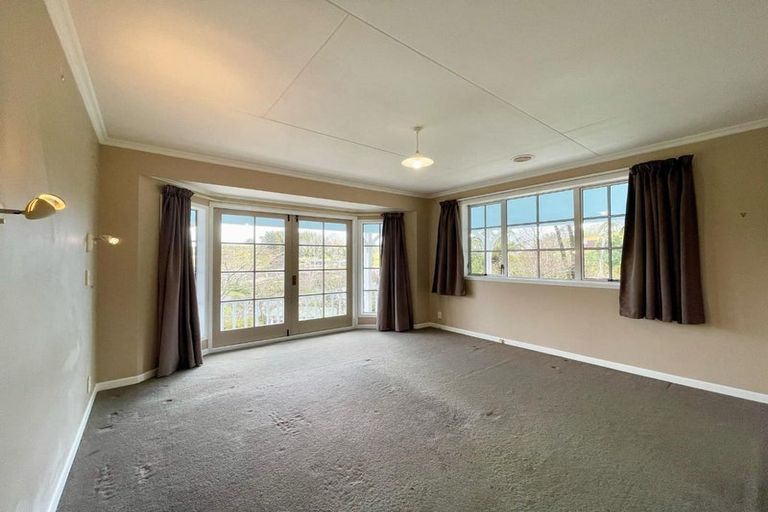 Photo of property in 89c Poplar Grove, Whalers Gate, New Plymouth, 4310