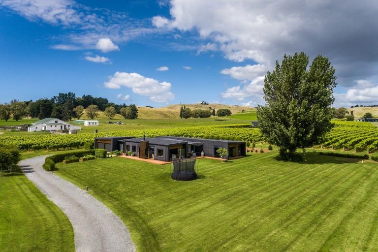 Photo of property in 17 Tirohanga Road, Haumoana, Hastings, 4180