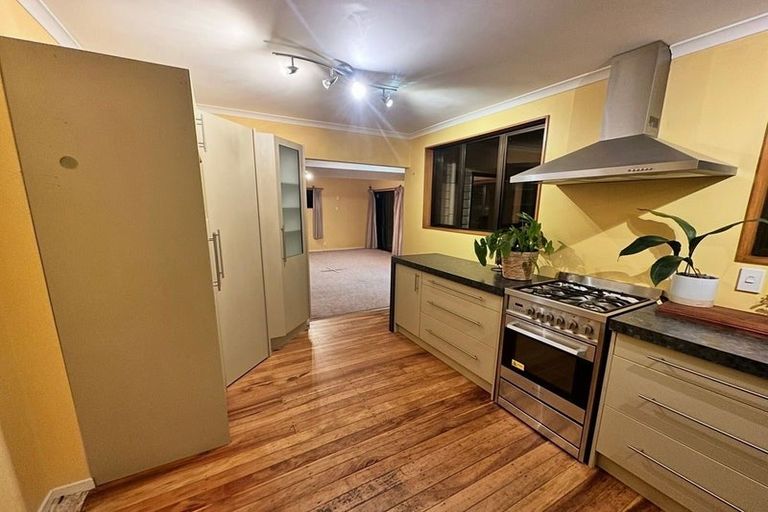 Photo of property in 14 Te Rauparaha Street, Otaki, 5512