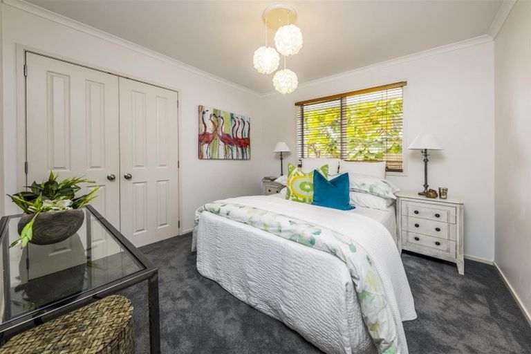 Photo of property in 16 Karson Place, Flat Bush, Auckland, 2016