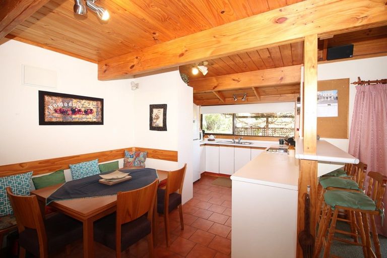 Photo of property in 216 Waimaire Avenue, Matarangi, Whitianga, 3592