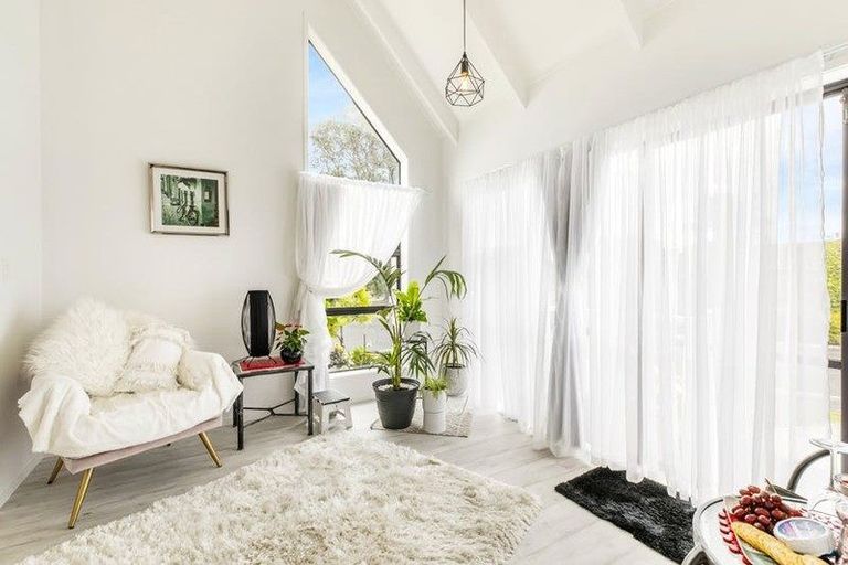 Photo of property in 1 Fantail Court, Orewa, 0931