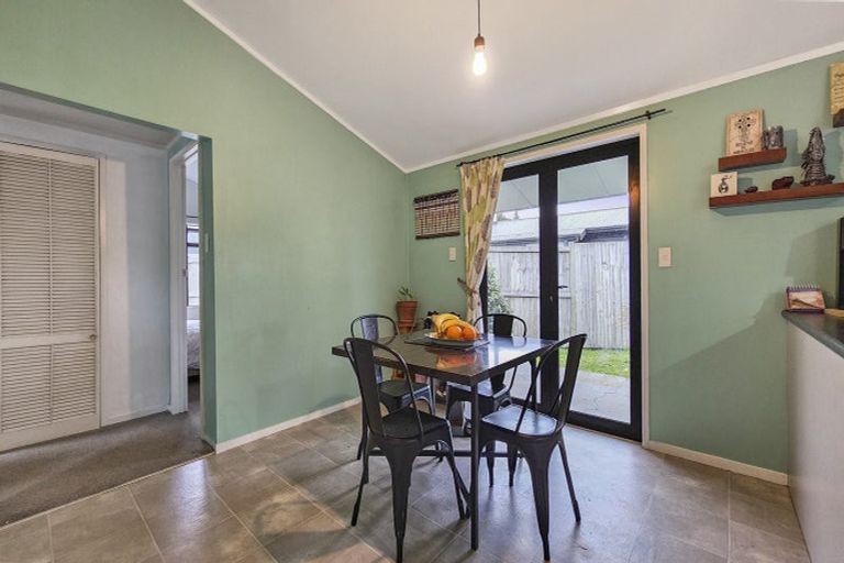 Photo of property in 76 Kawaha Point Road, Kawaha Point, Rotorua, 3010