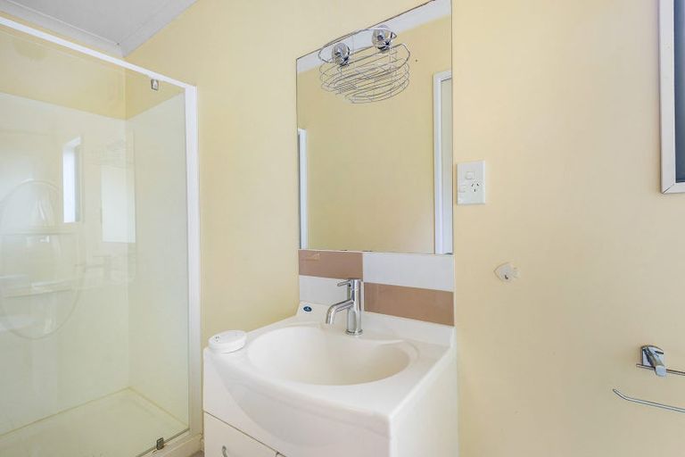 Photo of property in 33 Queen Street, Brighton, Dunedin, 9035