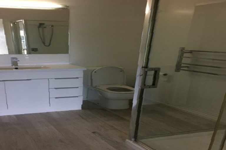 Photo of property in 1 Henriette Place, The Gardens, Auckland, 2105