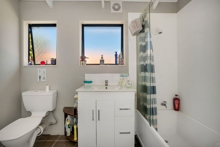 Photo of property in 24 Freda Place, Favona, Auckland, 2024